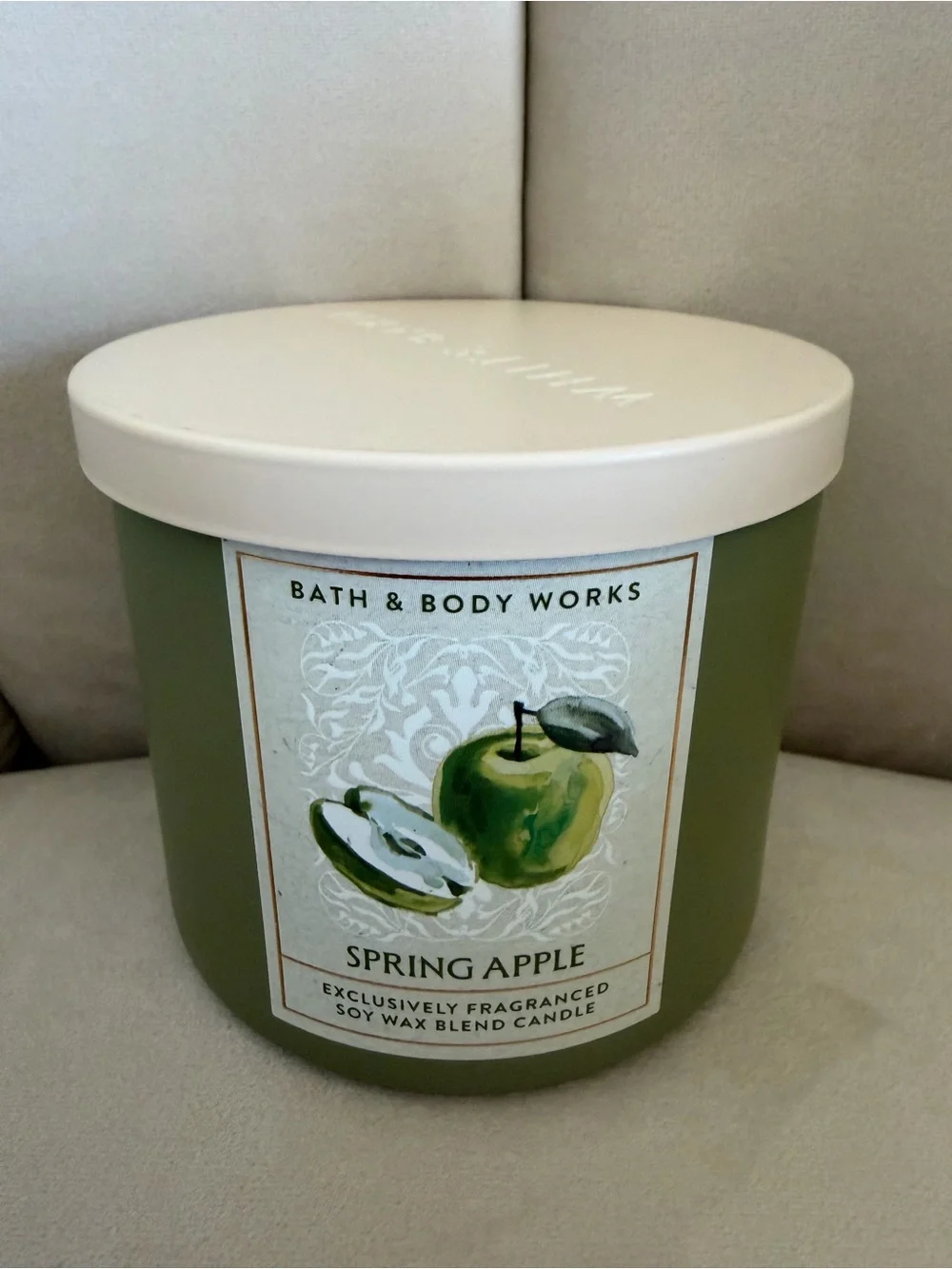 NWT Bath & Body Works 3 Wick Green Spring Apple Jar Wax Candle Home Decor